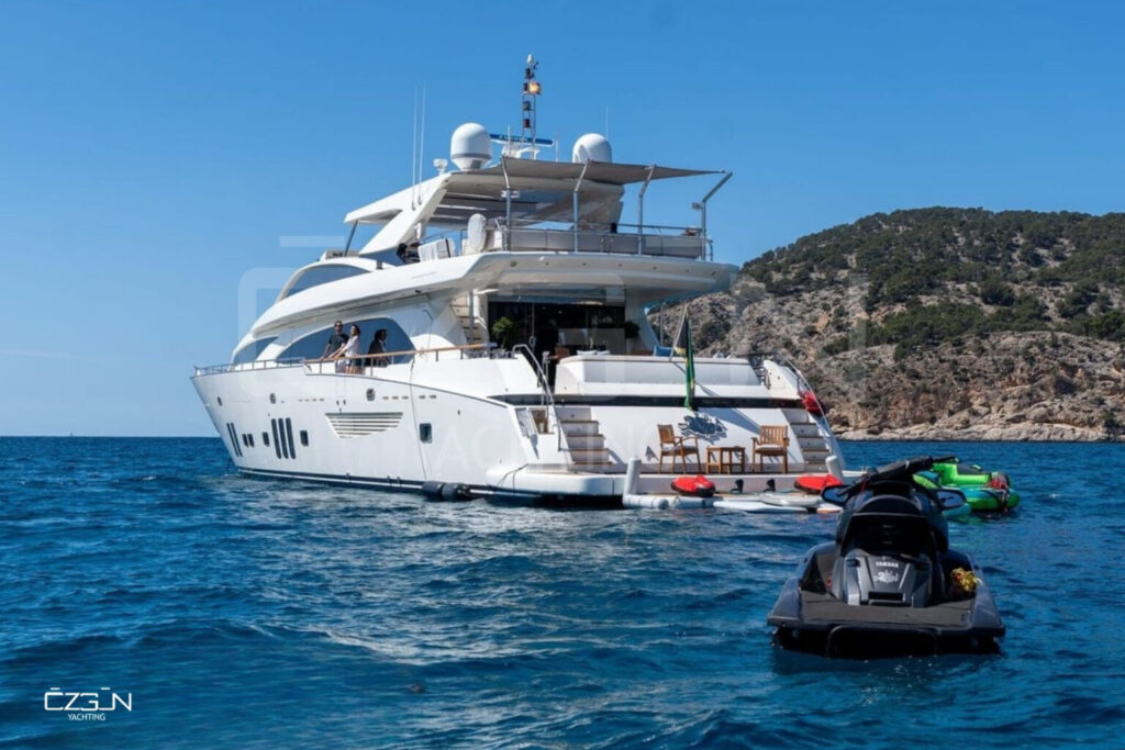 Luxury motor yacht cruising in Bodrum – Özgün Yachting Bodrum yacht charter experience