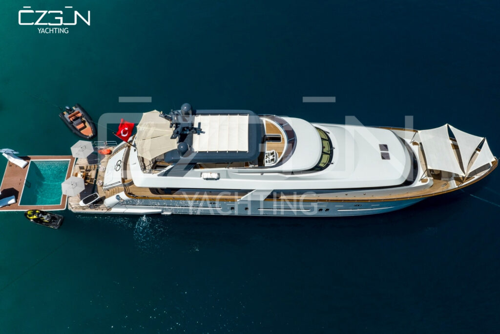 Luxury yacht rental in Bodrum duringaz July with Özgün Yachting