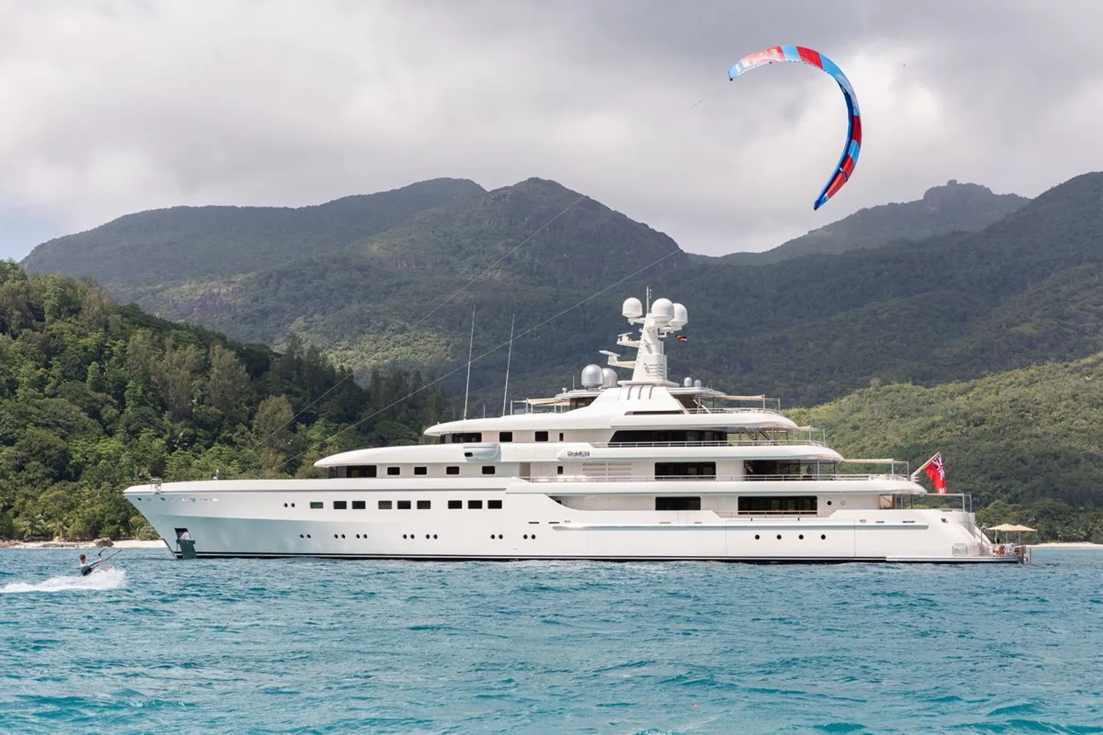 Romea mega yacht charter experience in Turkey with Özgün Yachting